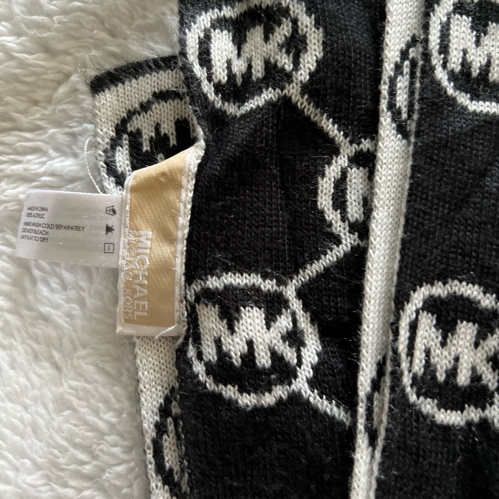 MICHAEL Michael Kors Scarf - Picture 2 of 3